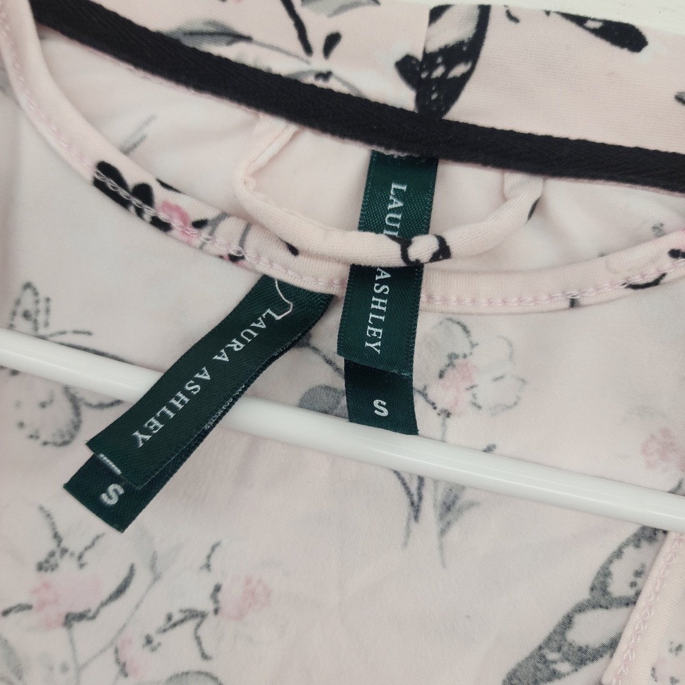 Laura Ashley Small | Pink Butterfly Floral Robe and Nightgown Set Sleepwear - Picture 5 of 6